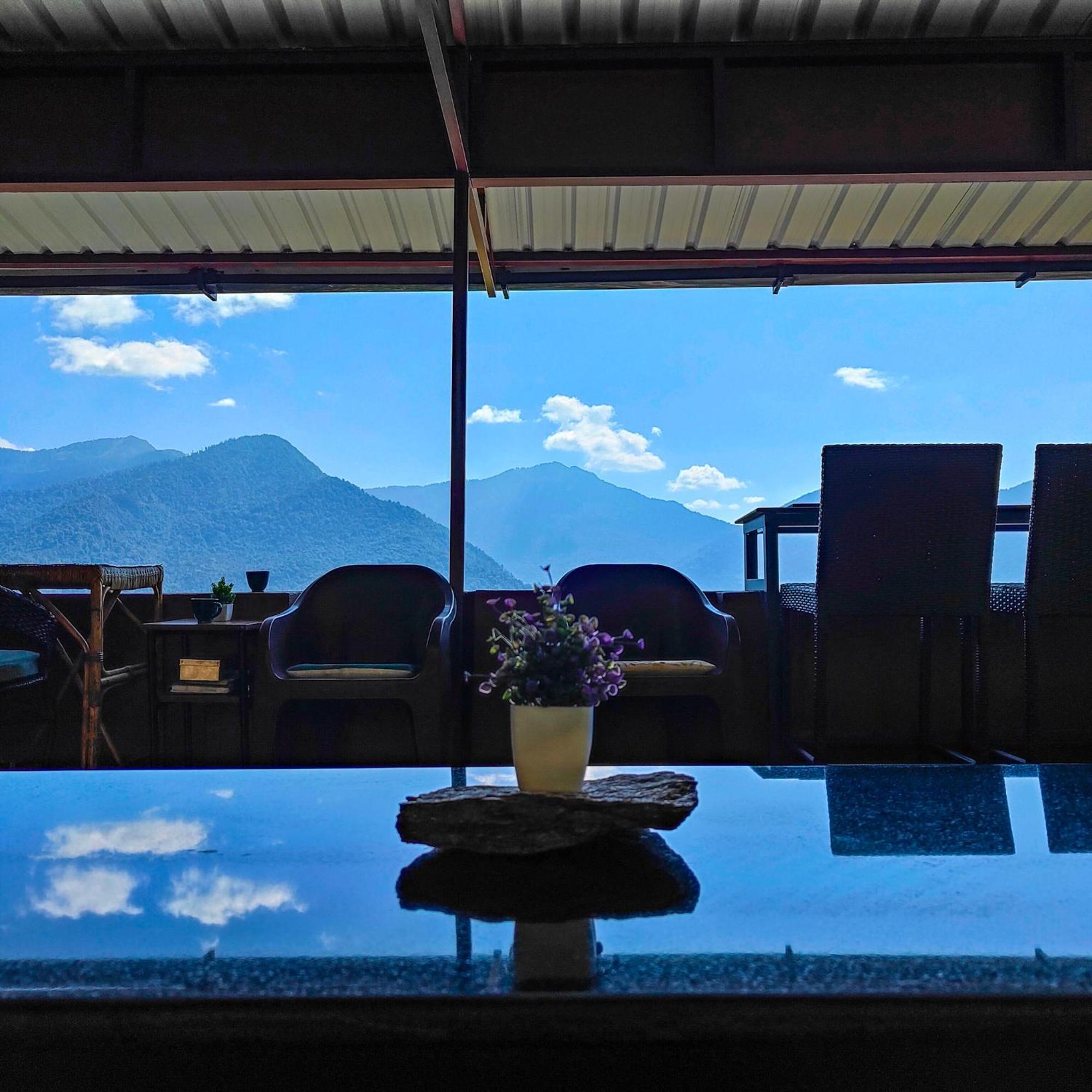 Cafe Buransh Villa Sari Kültér fotó