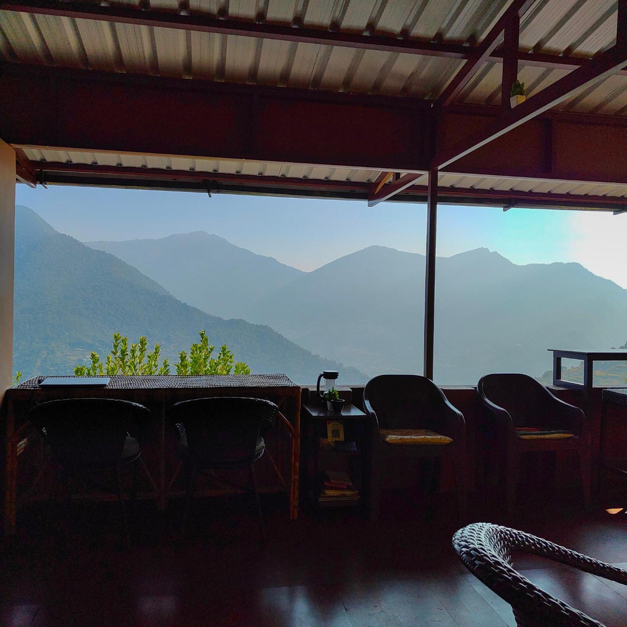 Cafe Buransh Villa Sari Kültér fotó