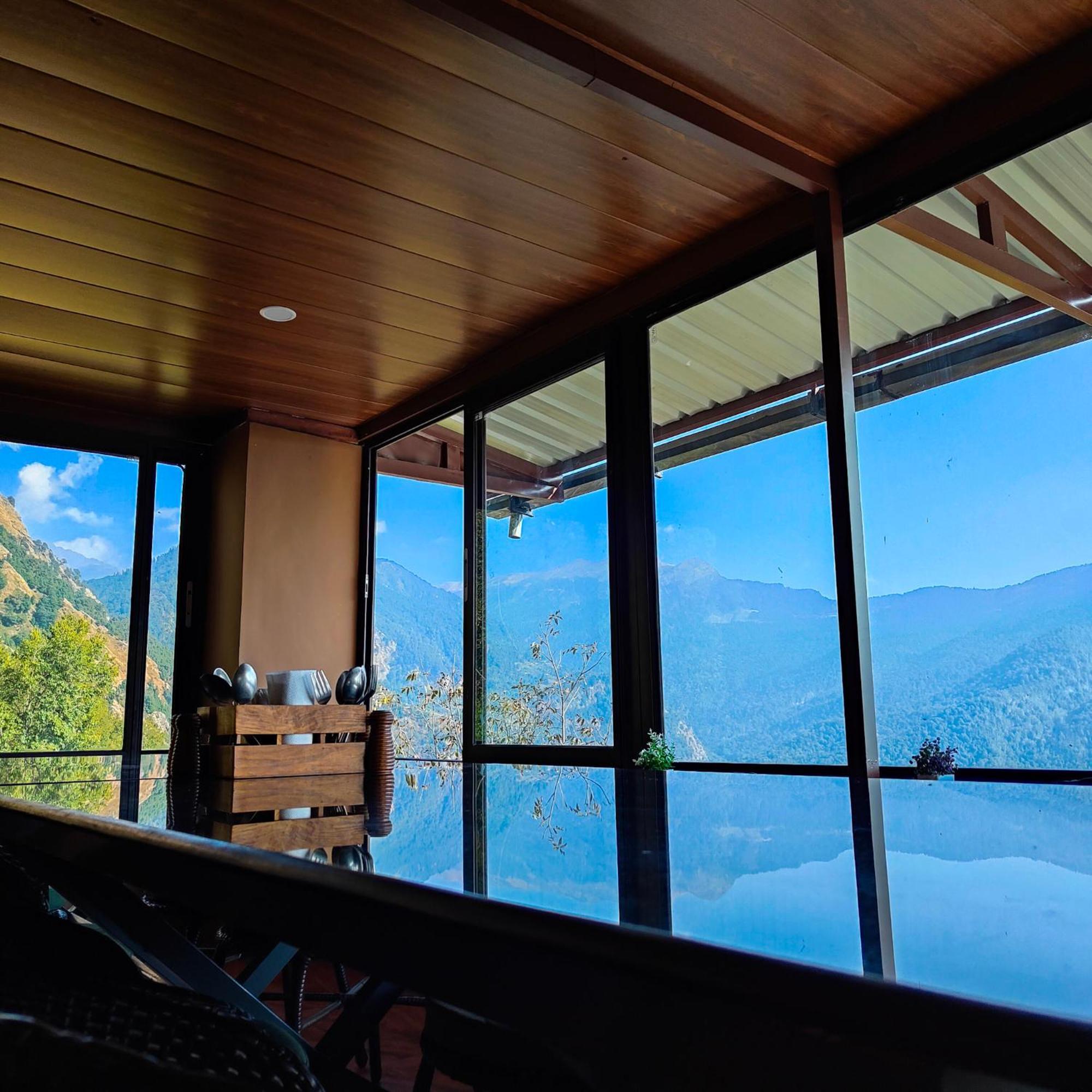 Cafe Buransh Villa Sari Kültér fotó