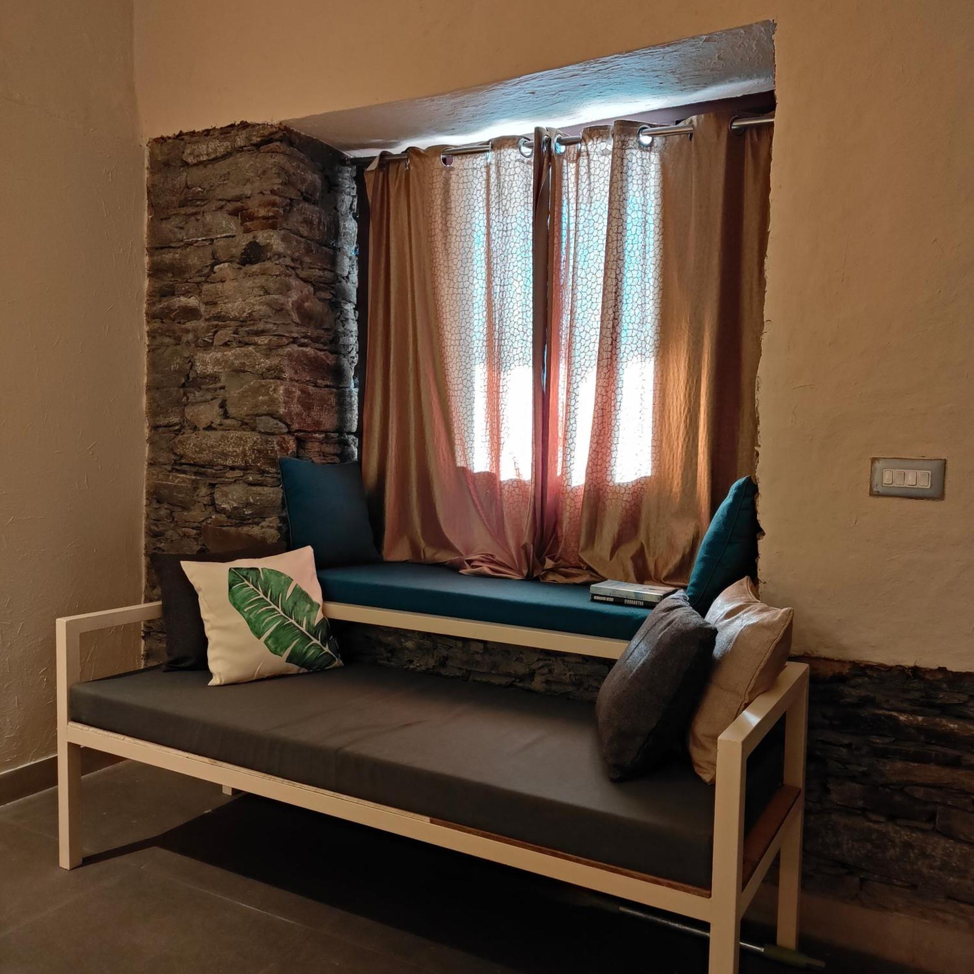 Cafe Buransh Villa Sari Kültér fotó