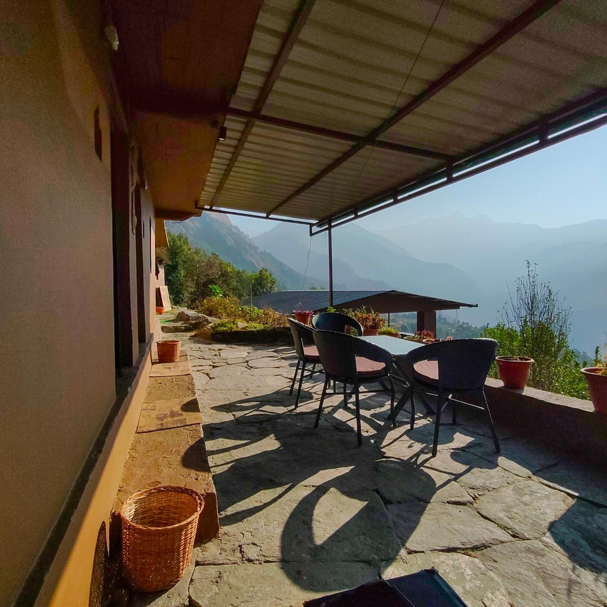 Cafe Buransh Villa Sari Kültér fotó